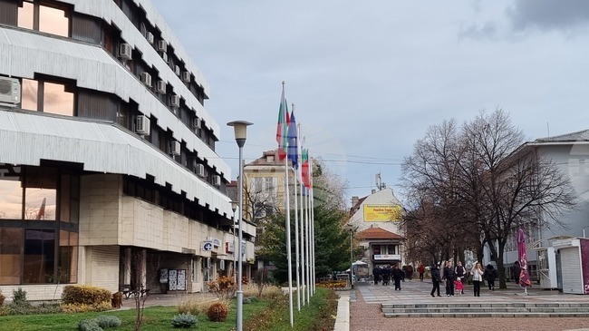 Увеличение на таксите за смет и за паркиране в синя зона ще гласуват общинските съветници в Дупница 