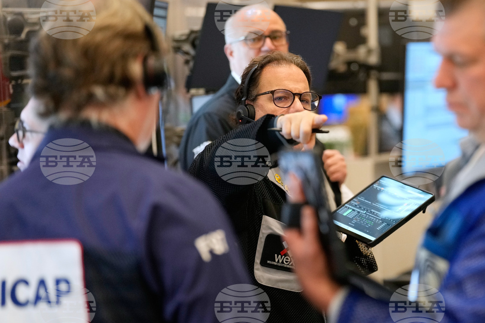 Широкият американски борсов индекс S&P 500 премина границата от 7000 за първи път в историята