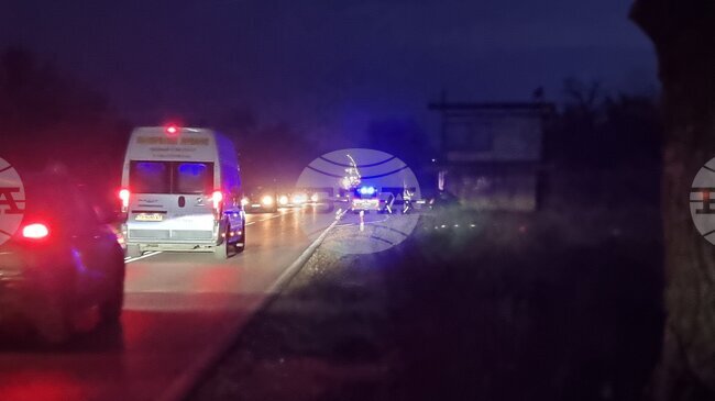 Движението на пътя Добрич - Бранище е затруднено заради катастрофа