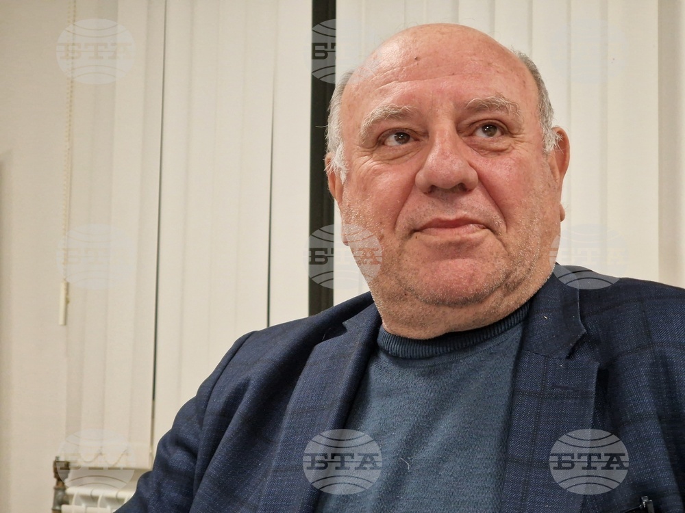 Танкерът "Кайрос" ще бъде закотвен в Бургаския залив, няма как да влезе в пристанище, каза директорът на "Морска администрация"