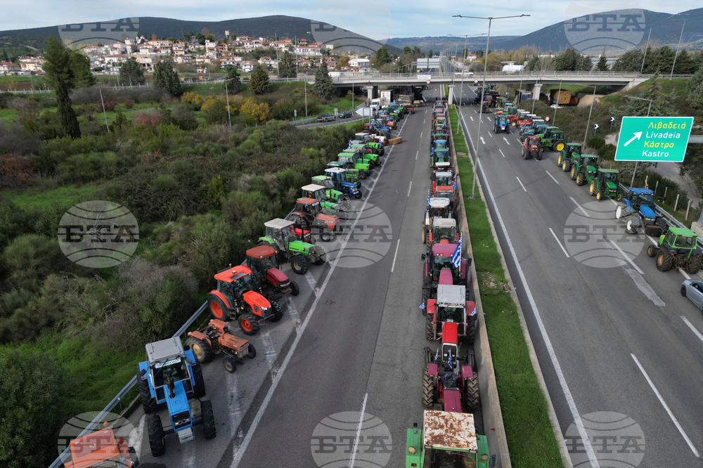Гръцките фермери отказаха преговори с правителството, ще подготвят списък с искания и ще продължат протестите си