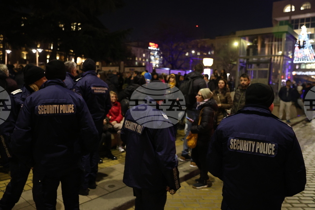 Задържани са 30 души на протеста в центъра на София