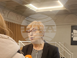 Проф. Екатерина Михайлова - лекция на тема “Българският президент – цар или пешка?”