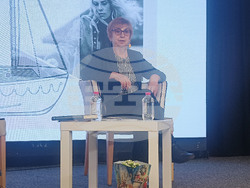 Проф. Екатерина Михайлова - лекция на тема “Българският президент – цар или пешка?”