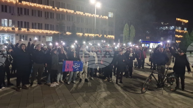 Граждани изразиха недоволството си срещу правителството в Търговище