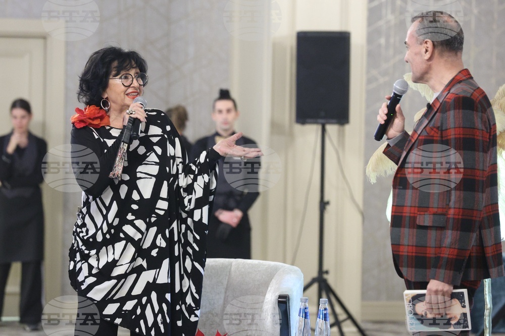 Йорданка Христова е сила, страст и нежност, каза Драгомир Драганов на премиера на книгата на певицата „Аз съм просто жена"