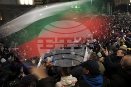 Протест под надслов: „Оставка! Вън Пеевски и Борисов от властта“