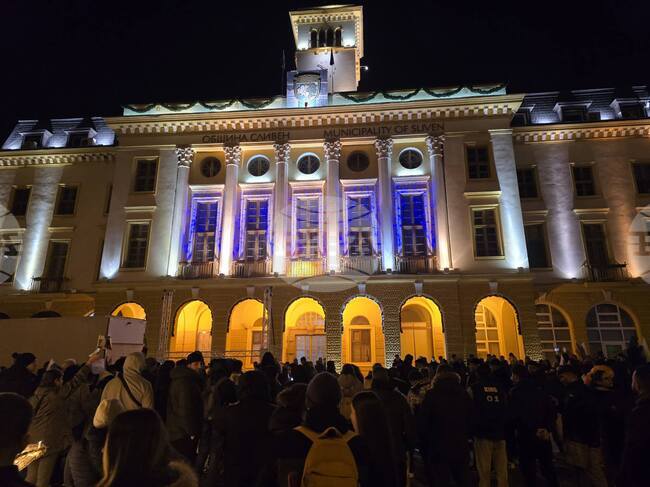 С мирно шествие приключи протестът с искане за оставка на правителството в Сливен