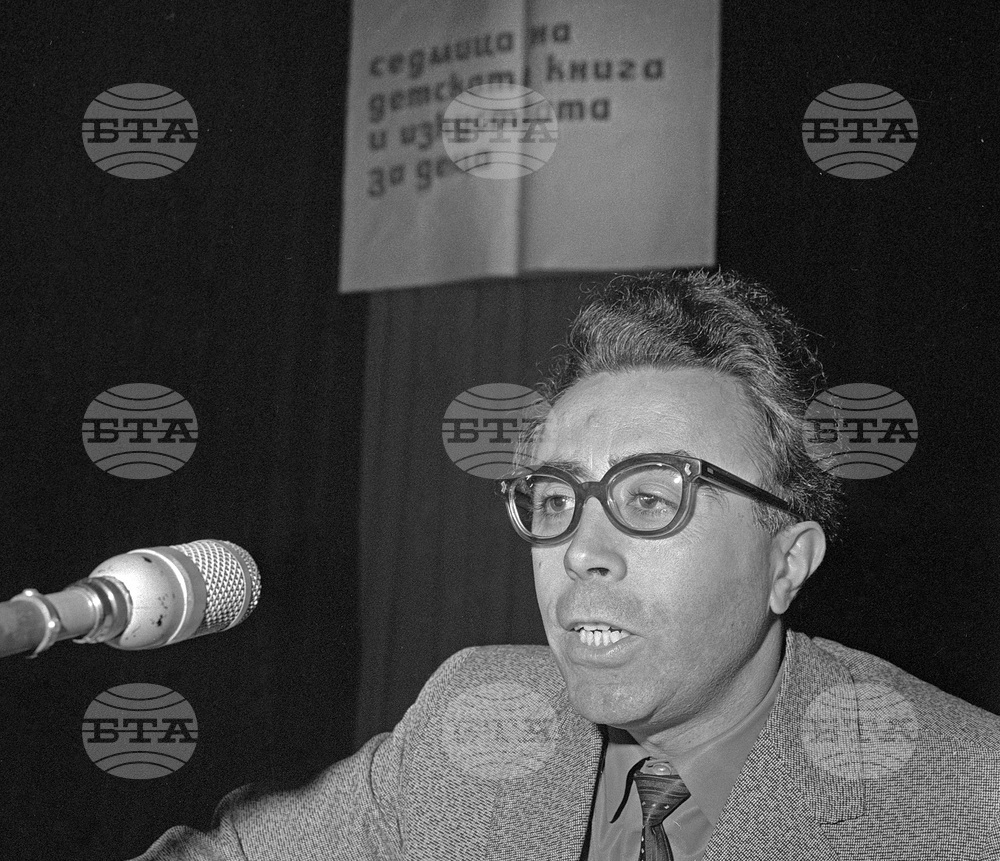 Пламен Цонев - поет, писател, есеист