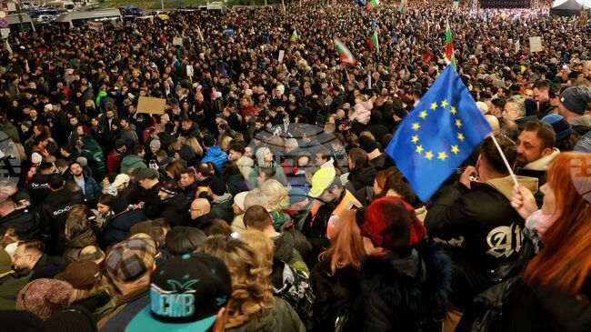 Когато се вземат решения, които компрометират нашето бъдеще, ние ще сме на площада, заявиха от Инициативен комитет "Бъдеще в България"