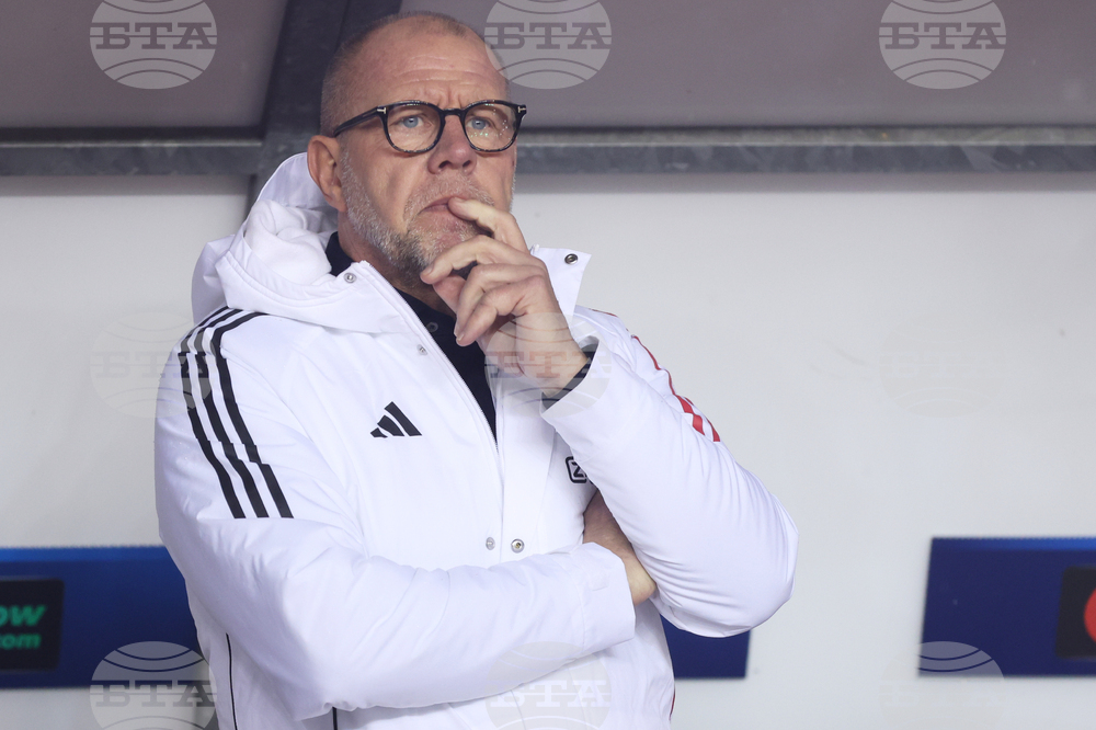 Нидерландският гранд Аякс (Амстердам) взе решение да утвърди Фред Грим за постоянен старши треньор