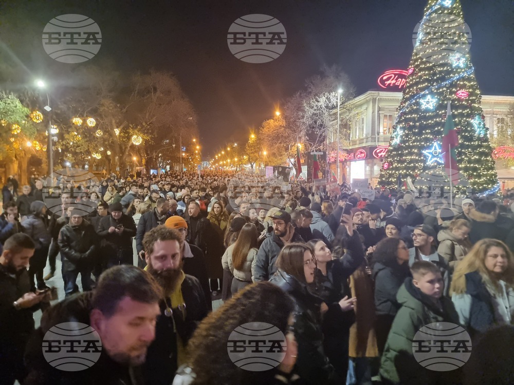 По време на протеста във Варна полицията е проверила 218 души, открити са спрейове и метален бокс