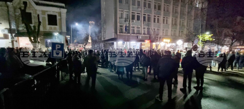 Шумен - протест - искане за оставка на правителството
