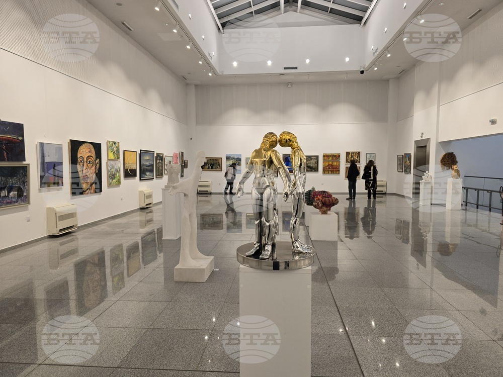 Дружеството на пловдивските художници откри годишната си изложба и награди изявени творци