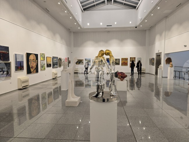 Дружеството на пловдивските художници откри годишната си изложба и награди изявени творци