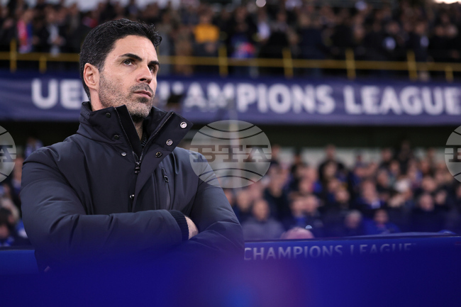 Мениджърът на Арсенал Микел Артета е на мнение, че трябва да заслужи правото да получи удължаване на договора си