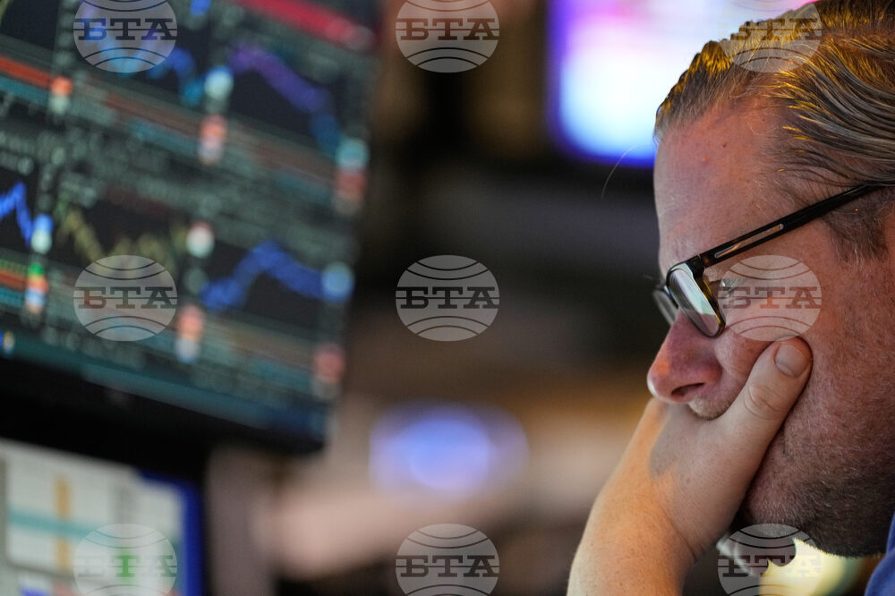 S&P 500 и Nasdaq спадат, след като слабите резултати на „Оракъл“ повлияха негативно на акциите на компаниите за изкуствен интелект