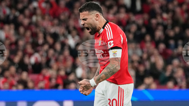 Аржентинският ветеран Николас Отаменди от Бенфика пред трансфер в бразилския Васко да Гама