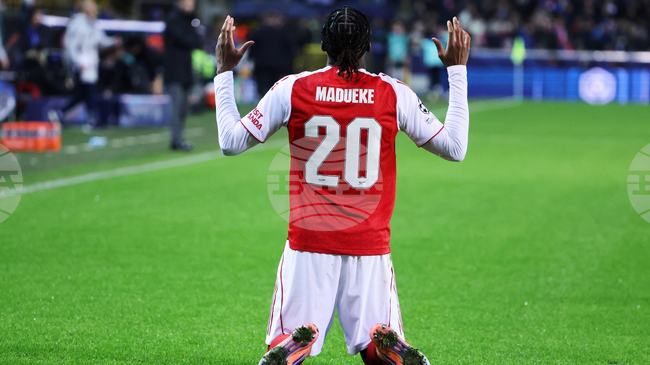 Мениджърът на Арсенал Микел Артета говори за "магични моменти" с Нони Мадуеке