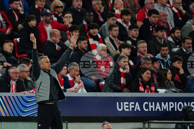 ПСЖ иска да подпише доживотен договор със старши треньора Луис Енрике