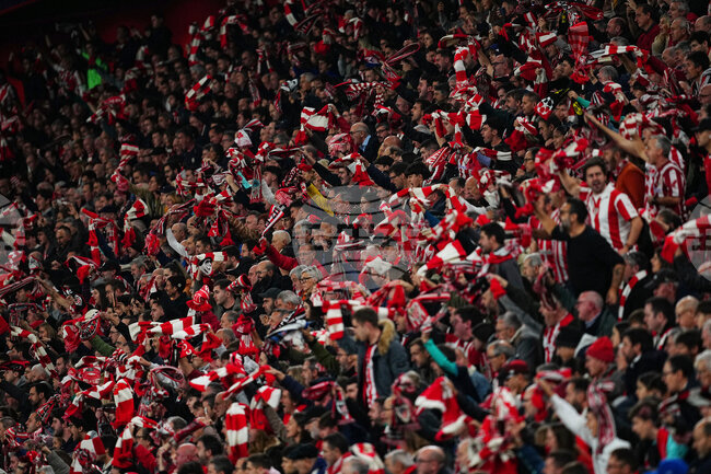 В Билбао атакуваха с камъни автобуса на ПСЖ