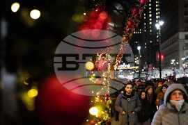 New York Daily Life Holiday Lights