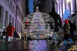 New York Daily Life Holiday Lights