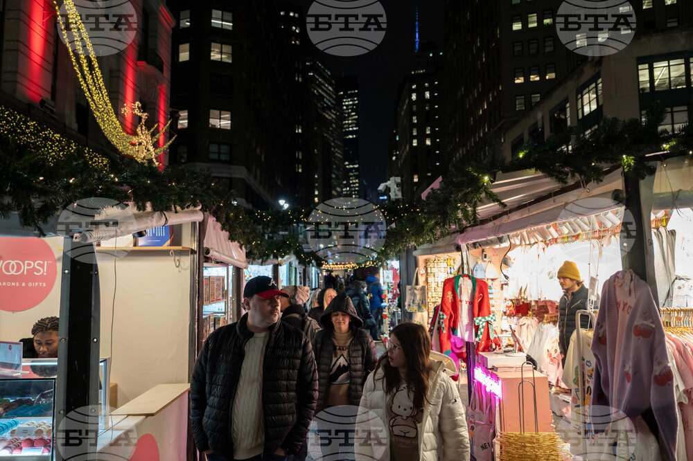 New York Daily Life Holiday Lights