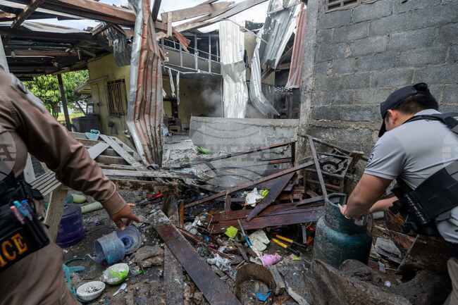Военните действия в пограничния конфликт между Тайланд и Камбоджа продължават и тази сутрин