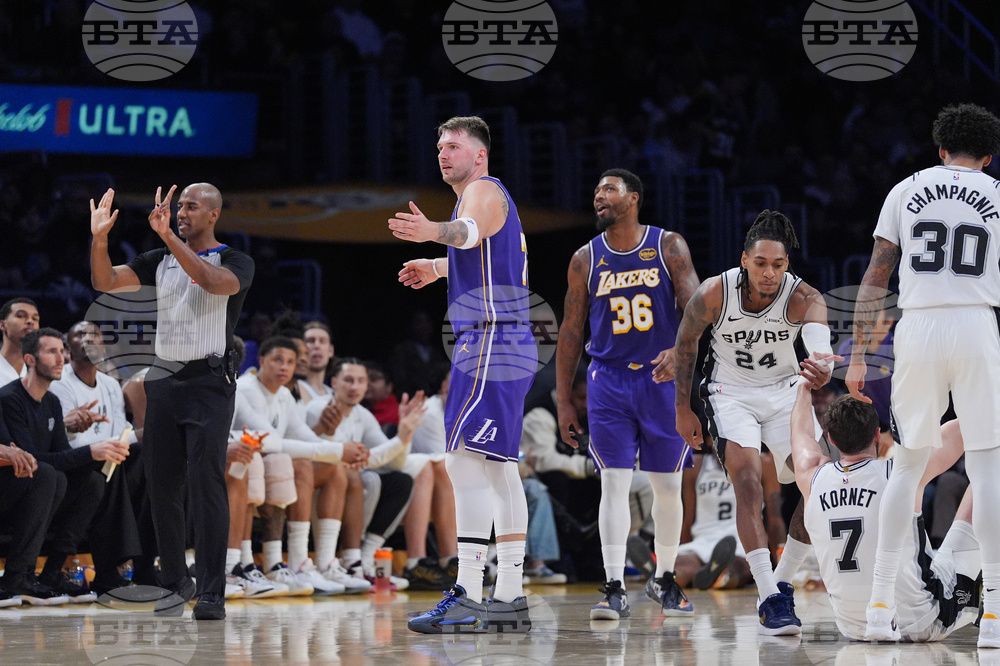 Spurs Lakers Basketball