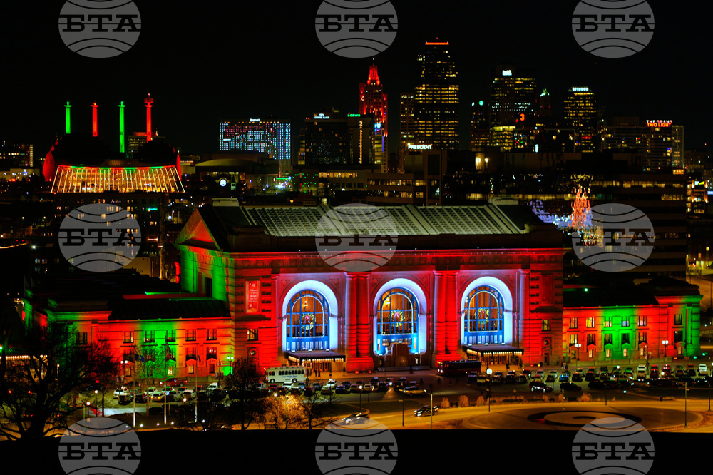 APTOPIX Missouri Daily LIfe Holiday Lights