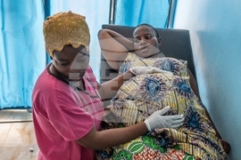 Congo Childbirth Under Fire