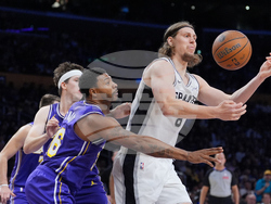Spurs Lakers Basketball
