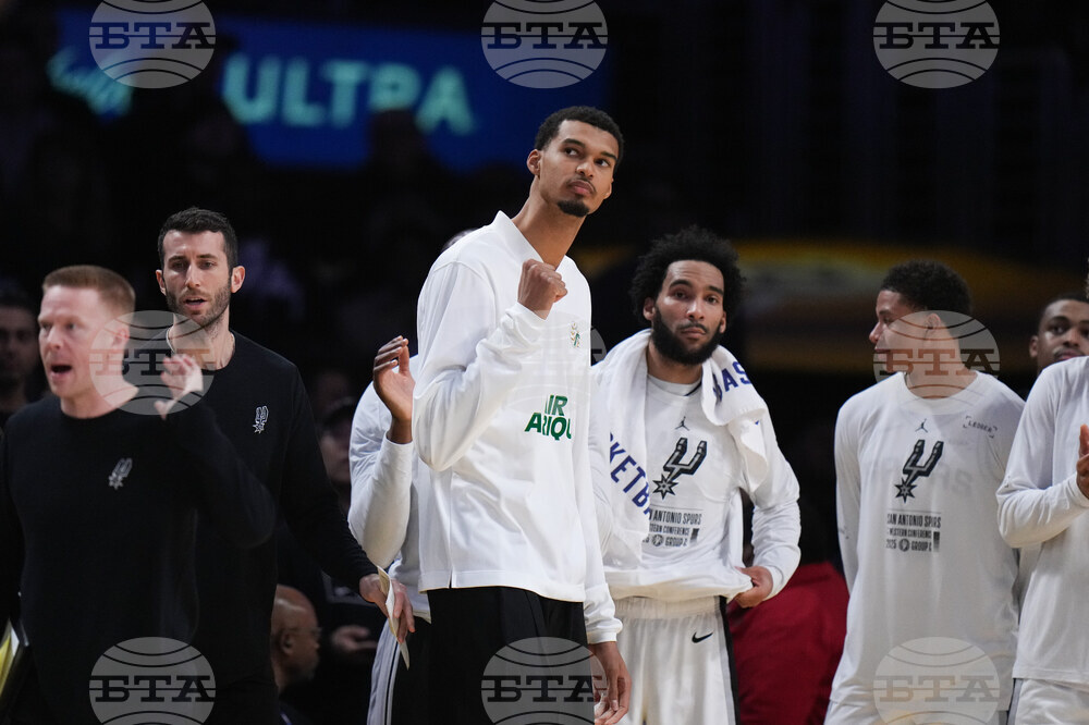 Spurs Lakers Basketball