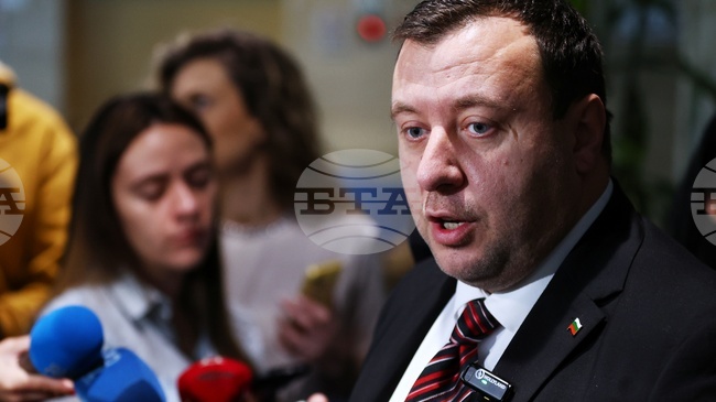 Ще подкрепим днес вота на недоверие, заяви Петър Петров от "Възраждане" 