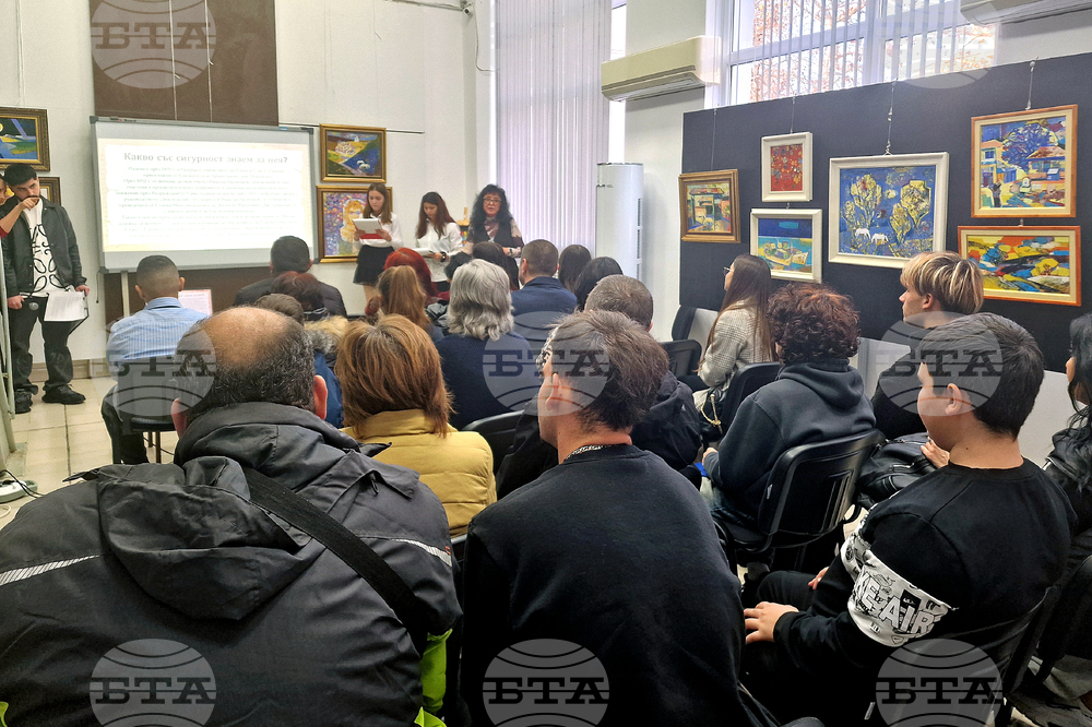 Със слово, музика и изобразително изкуство ученици в Разград почетоха възрожденката Станка Николица Спасо-Еленина за 190-ата годишнина от рождението ѝ