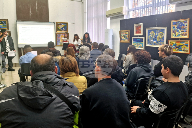 Със слово, музика и изобразително изкуство ученици в Разград почетоха възрожденката Станка Николица Спасо-Еленина за 190-ата годишнина от рождението ѝ