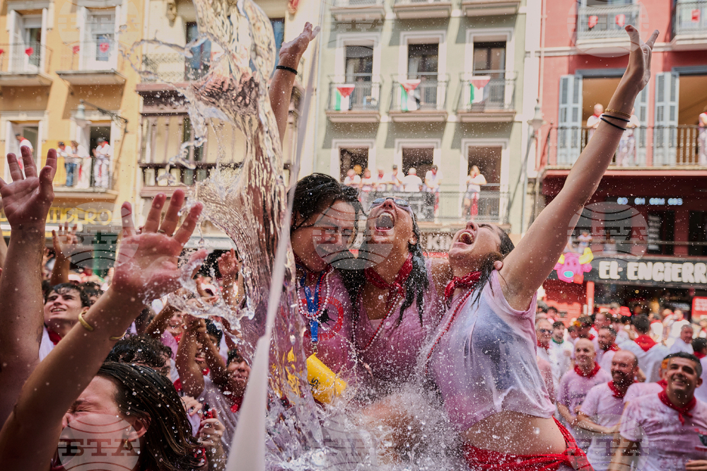 YE Joy 2025 Photo Gallery