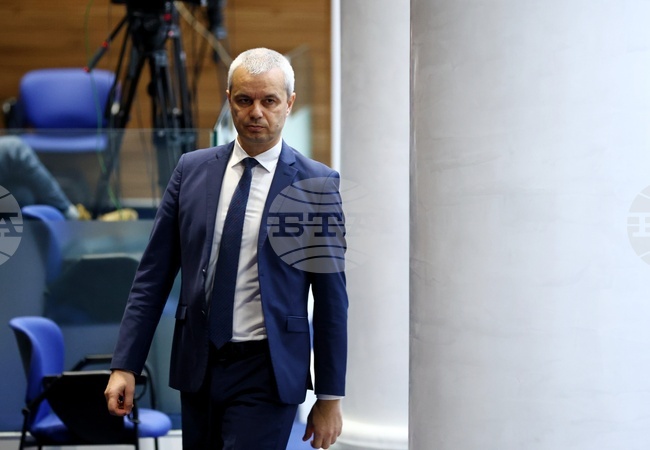 Българският народ показа на управляващите, че не могат да се гаврят повече с него, заяви Костадин Костадинов 