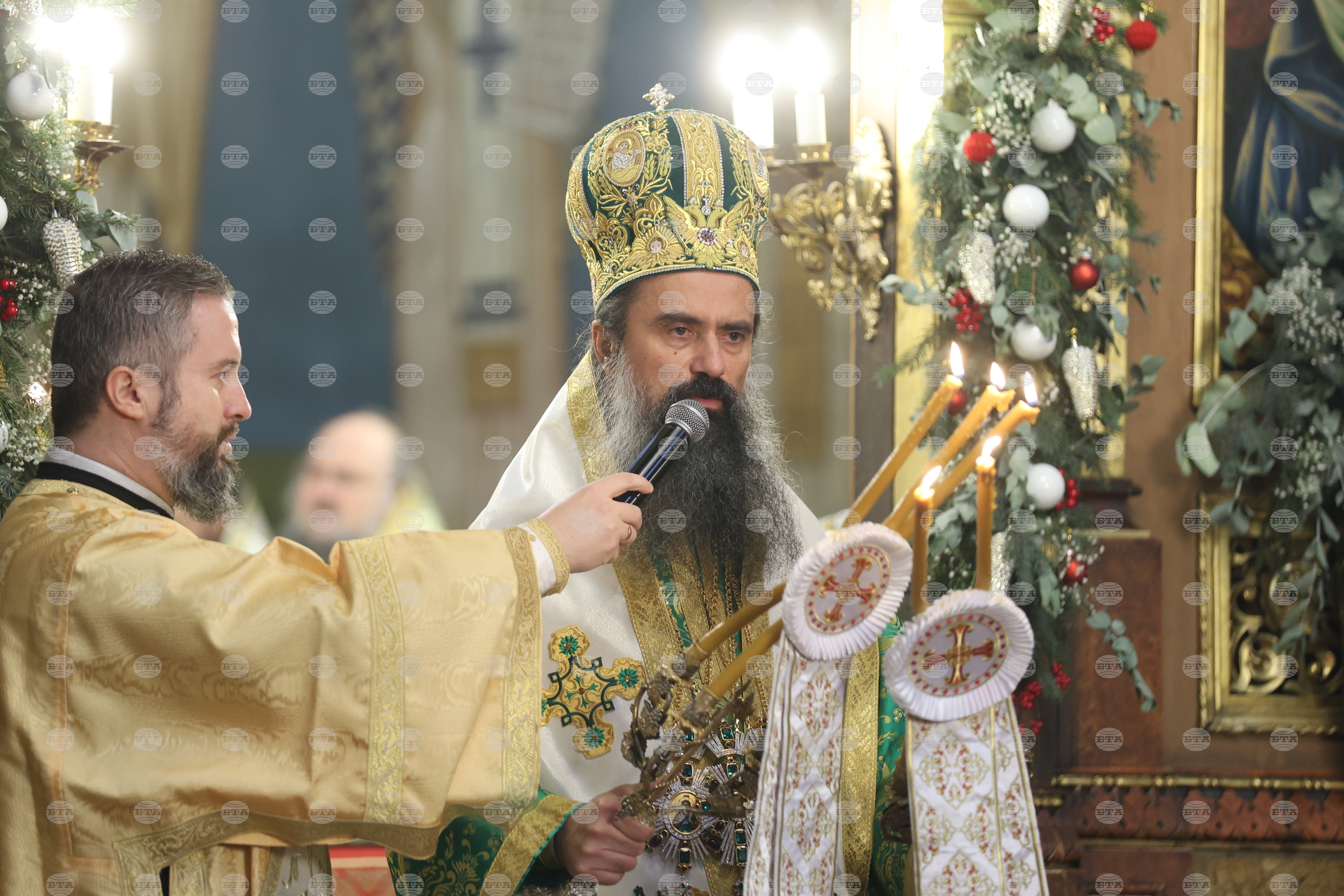 Bolgarski patriarh Daniel vodil slovesno liturgijo ob prazniku svojega nebeškega zavetnika