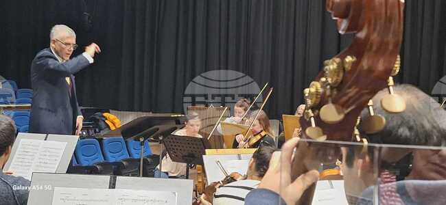 Различен поглед към музиката на ХХ век ще покаже концертът на Симфониета-Враца с диригент Джереми Мартин