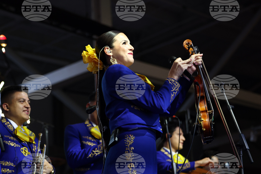 Mariachi Rams Football