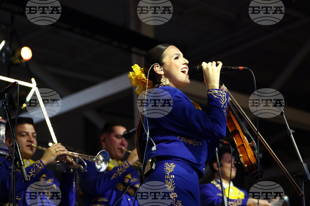 Mariachi Rams Football
