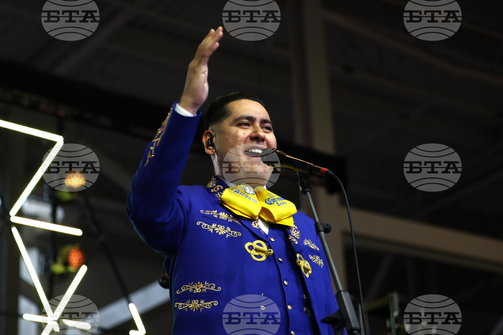 Mariachi Rams Football