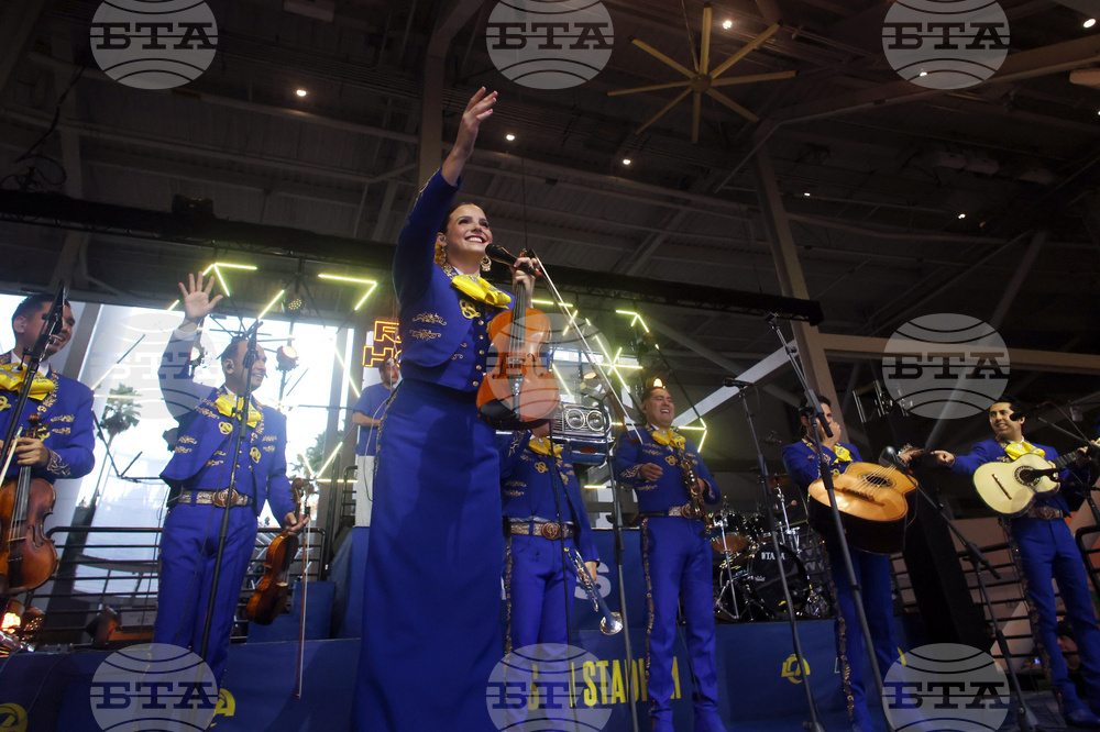 Mariachi Rams Football