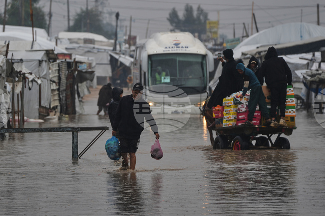 Властите в Газа предупредиха за хуманитарна катастрофа след бурята в Газа 