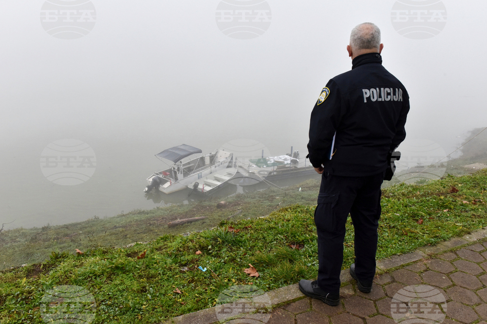 Трима са загиналите мигранти, след като лодка се преобърна в река Сава близо до Славонски Брод в Източна Хърватия, съобщи полицията