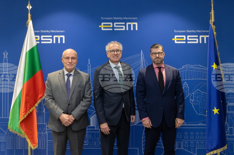 Bulgaria Stays Firmly on Course for Eurozone Entry Despite Political Tensions, BNB Governor Says in Luxembourg