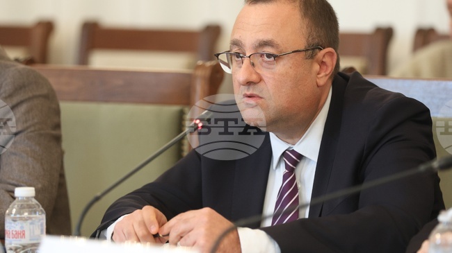 Парламентарната Комисия по регионална политика, благоустройство и местно самоуправление прие на първо четене Законопроекта за държавния бюджет за 2026 г. 