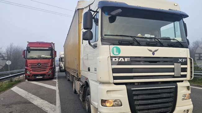 Интензивен е трафикът за товарни автомобили на изхода на ГКПП „Капитан Андреево“